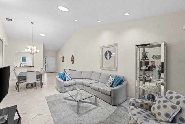 5 of 75 - 10597 Royal Caribbean Circle, Boynton Beach, FL