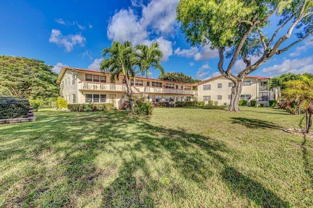 4 of 34 - 27 Camden B, West Palm Beach, FL