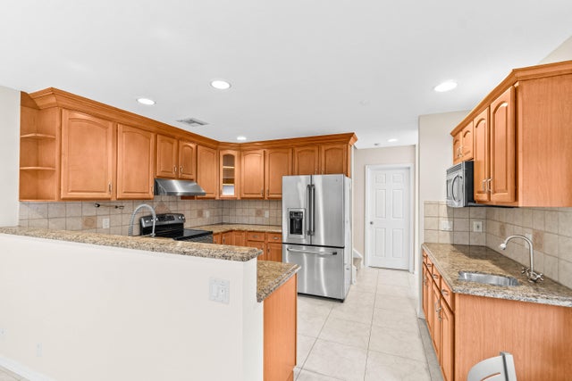4 of 27 - 5465 Monterey Circle #e, Delray Beach, FL