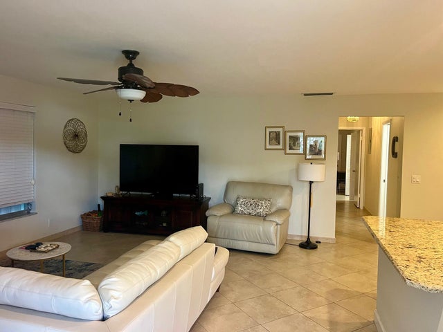 4 of 34 - 330 Main Boulevard #a, Boynton Beach, FL