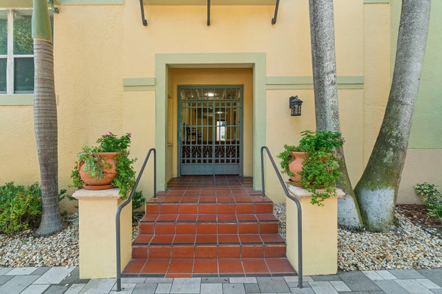 2 of 15 - 630 S Sapodilla Avenue #123, West Palm Beach, FL