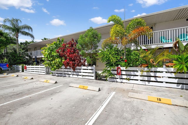 3 of 37 - 326 W Pine 19 Street #19, Lantana, FL
