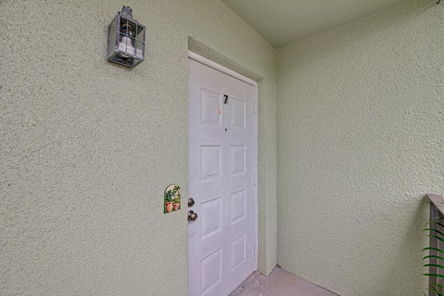 4 of 45 - 111 Lake Avenue #7, Lake Worth Beach, FL