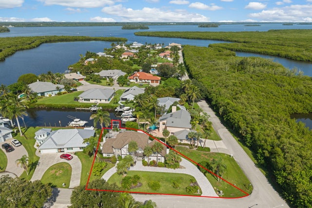 2 of 48 - 121 Queen Eugenia Court, Fort Pierce, FL