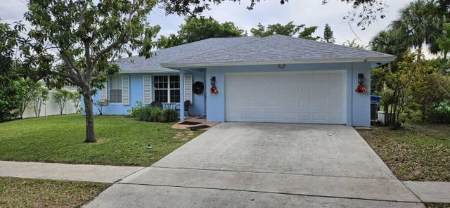 1 of 6 - 946 Julia Heights Drive, Lantana, FL
