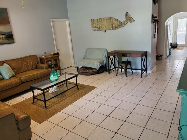 4 of 6 - 946 Julia Heights Drive, Lantana, FL