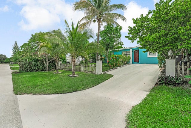 1 of 40 - 200 Ficus Tree Drive, Lake Worth, FL