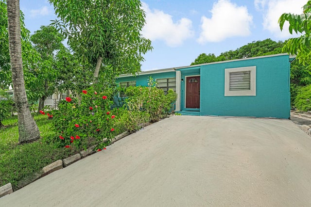 3 of 40 - 200 Ficus Tree Drive, Lake Worth, FL