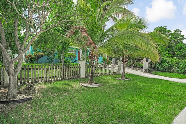5 of 40 - 200 Ficus Tree Drive, Lake Worth, FL