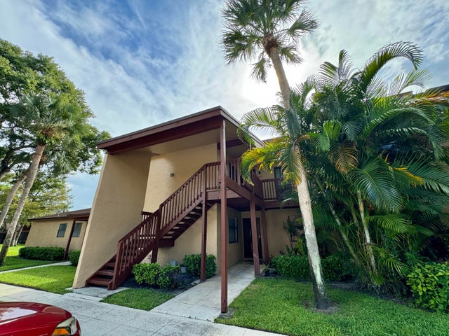1 of 63 - 2502 Lakeview Circle, Royal Palm Beach, FL