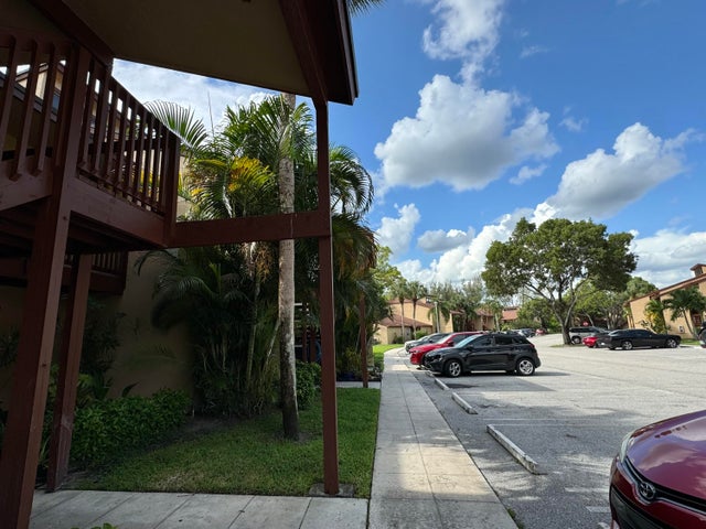 4 of 63 - 2502 Lakeview Circle, Royal Palm Beach, FL