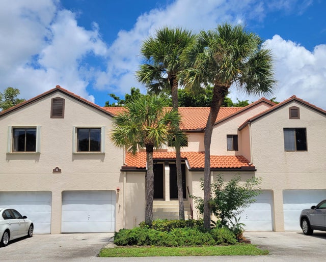 1 of 43 - 4 Via De Casas Sur #201, Boynton Beach, FL
