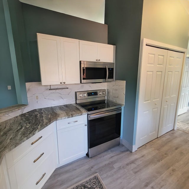 4 of 43 - 4 Via De Casas Sur #201, Boynton Beach, FL
