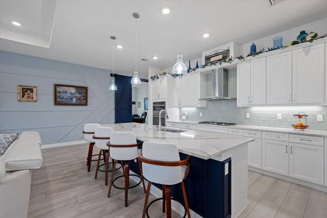 1 of 113 - 5669 Saint Armands Way, Westlake, FL