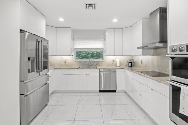 5 of 44 - 337 Cascade Lane, Palm Beach Shores, FL