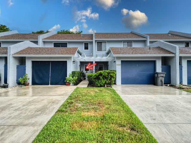 1627 Woodbridge Lakes Circle, West Palm Beach