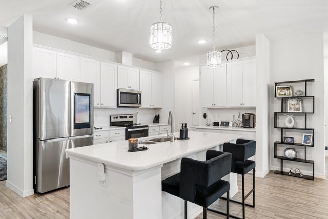 2 of 53 - 418 Sw Namoit Place, Port Saint Lucie, FL