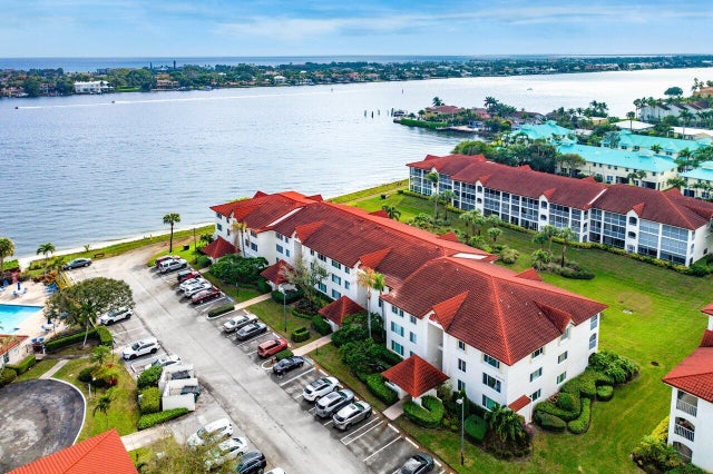 3 of 53 - 109 Half Moon Circle #g3, Hypoluxo, FL
