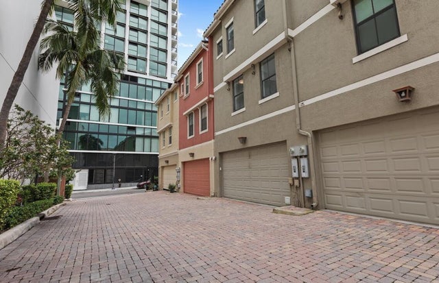 3 of 7 - 695 Hibiscus Street, West Palm Beach, FL