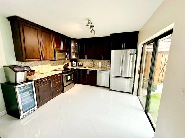1 of 34 - 819 8th Lane, Palm Beach Gardens, FL