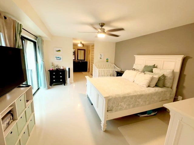 4 of 34 - 819 8th Lane, Palm Beach Gardens, FL