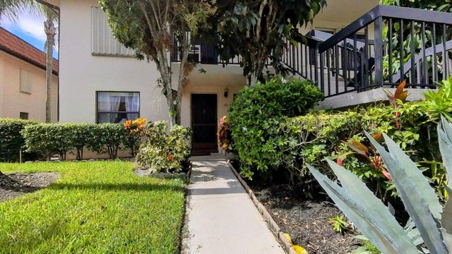 2 of 18 - 7214 Golf Colony Court #101, Lake Worth, FL