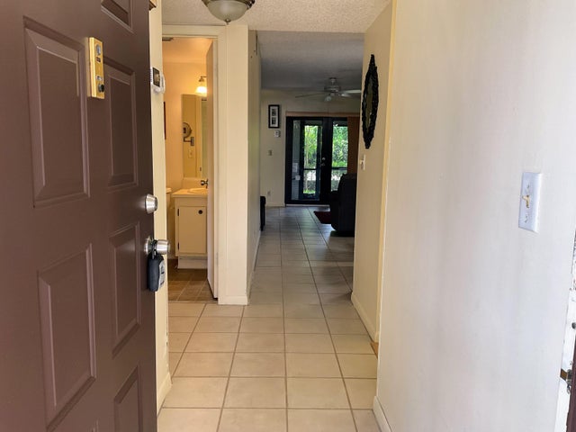 4 of 18 - 7214 Golf Colony Court #101, Lake Worth, FL
