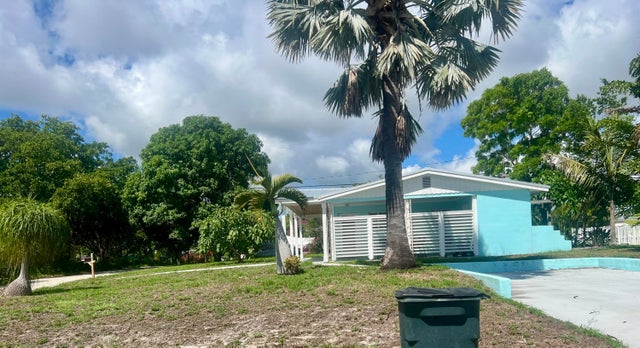 2 of 25 - 1395 Ne Flora Place, Jensen Beach, FL