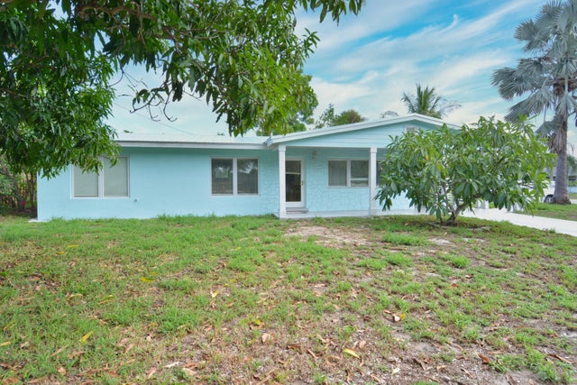 3 of 25 - 1395 Ne Flora Place, Jensen Beach, FL