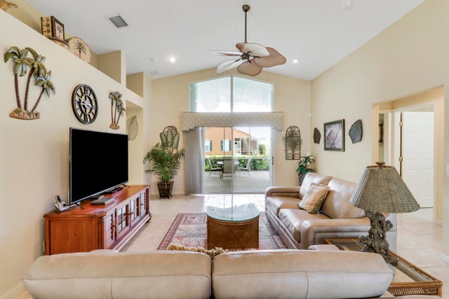 5 of 38 - 2698 Sw Versailles Terrace, Stuart, FL