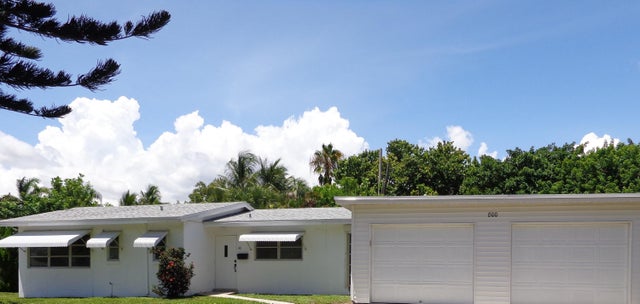 2 of 16 - 800 Alamanda Drive, North Palm Beach, FL