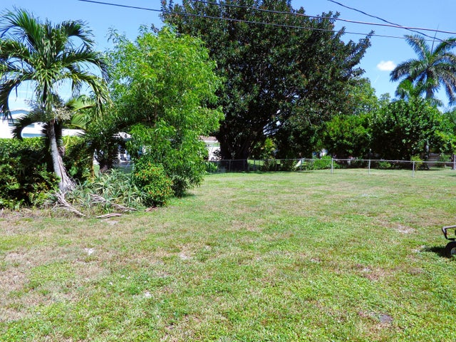 3 of 16 - 800 Alamanda Drive, North Palm Beach, FL