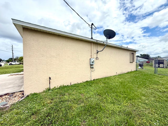 4 of 7 - 1350 Sw Granville Avenue, Port Saint Lucie, FL