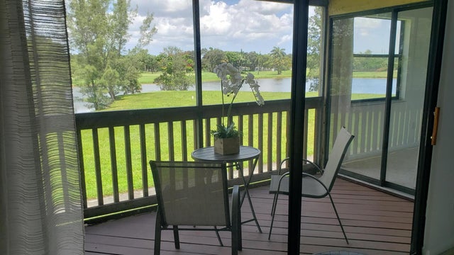 2 of 11 - 1210 Lakeview Drive E, Royal Palm Beach, FL