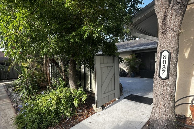 8037 Ambach Way, Hypoluxo