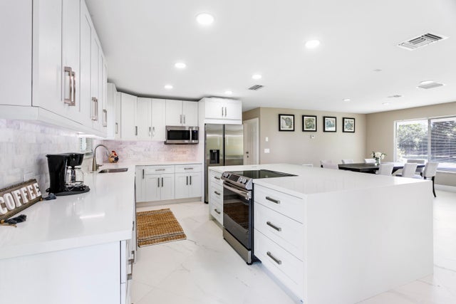 3 of 33 - 5200 Club Road, Haverhill, FL