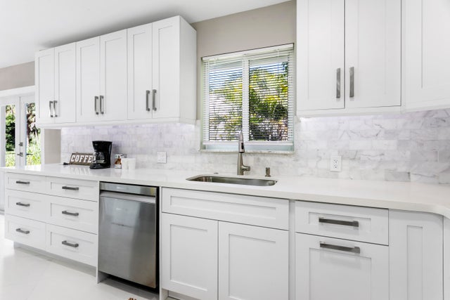 5 of 33 - 5200 Club Road, Haverhill, FL