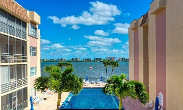 4 of 11 - 1502 S Lakeside Drive #103, Lake Worth Beach, FL