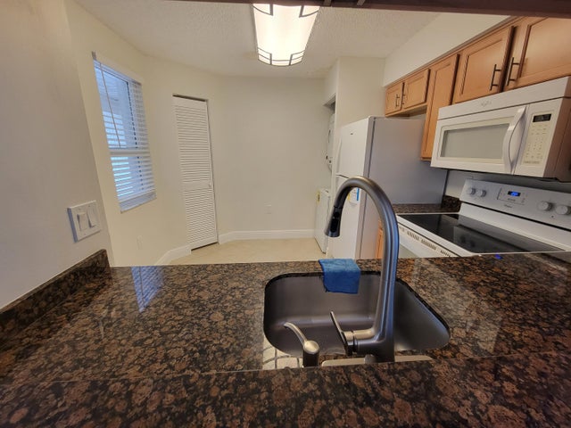 4 of 36 - 4208 Glenmoor Drive, West Palm Beach, FL