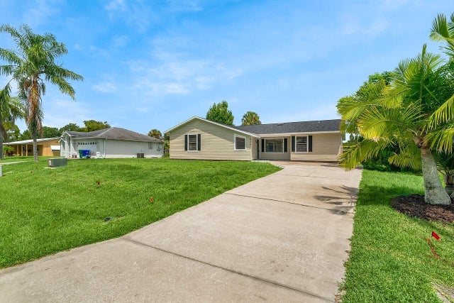 1 of 36 - 866 Beard Avenue, Sebastian, FL