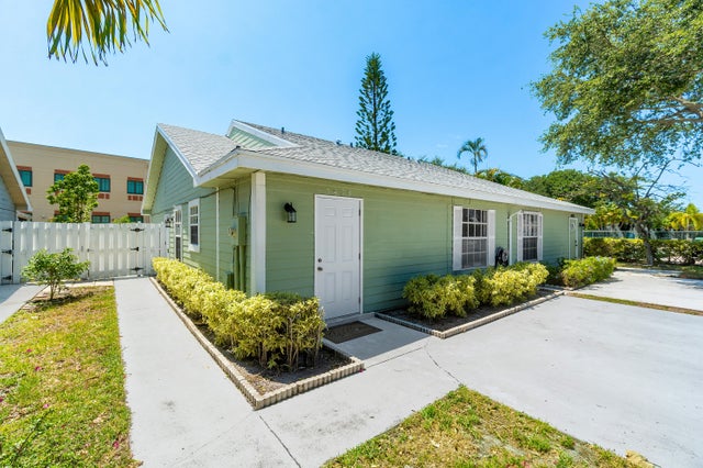 3 of 26 - 1478 Royal Forest Court, West Palm Beach, FL