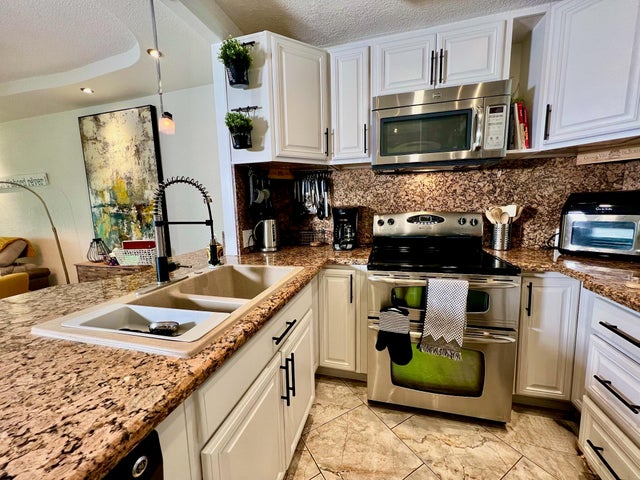 4 of 115 - 5121 W Oakland Park Boulevard #311, Lauderdale Lakes, FL