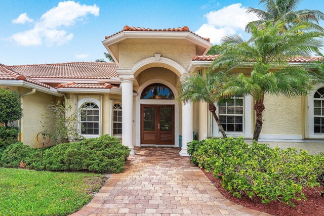 4 of 61 - 589 N Country Club Drive, Atlantis, FL