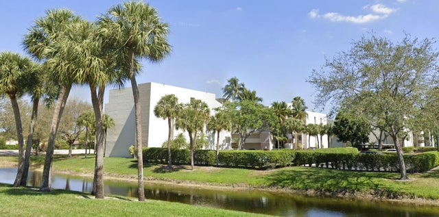 1 of 1 - 5900 Camino Del Sol #306, Boca Raton, FL