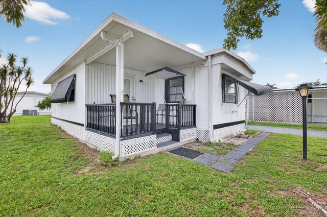 4 of 24 - 12375 S Military Trail #201, Boynton Beach, FL