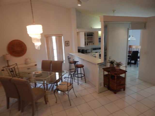 5 of 25 - 10279 N Circle Lake Drive #202, Boynton Beach, FL