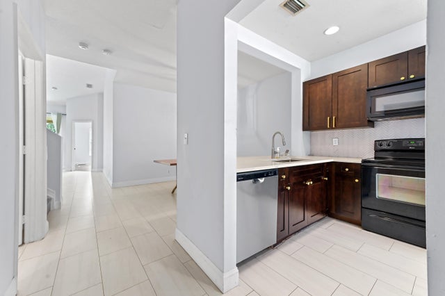 3 of 23 - 6435 Park Lake Circle, Boynton Beach, FL