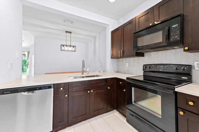 5 of 23 - 6435 Park Lake Circle, Boynton Beach, FL