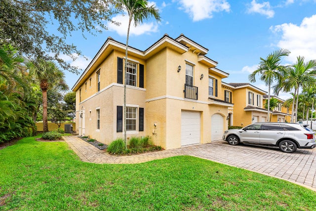2 of 23 - 21 Largo Way, Boynton Beach, FL
