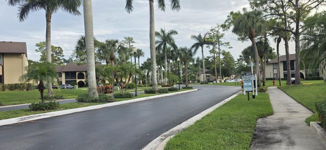 2 of 25 - 410 Pine Glen Lane #d2, Greenacres, FL
